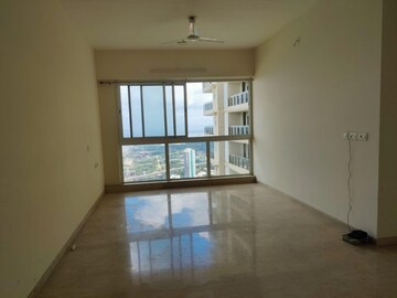 Room in 2 BHK Apartment at Lodha The Park, Worli – for Rent