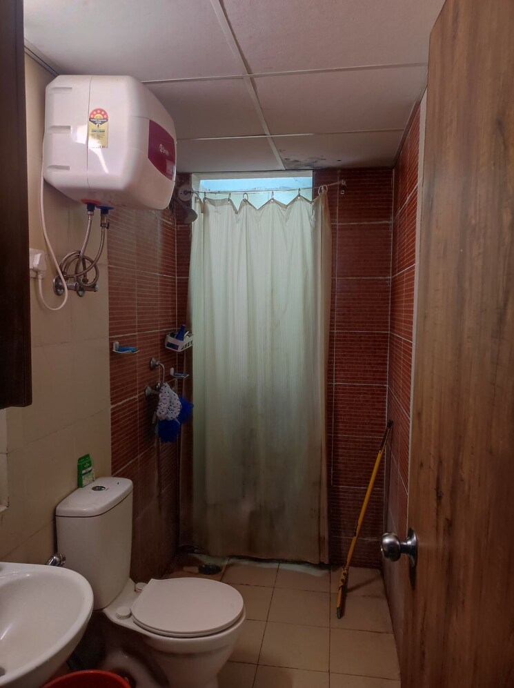 Bathroom, sector 16c greater noida 3 Bedroom 1225 Sq.Ft. Apartment In Sector 16c Greater Noida Greater Noida 8723450
