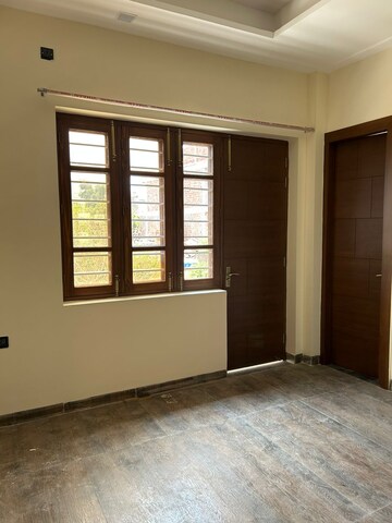 Room in 3 BHK Independent House at Sahastradhara Road – for Rent