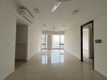 Room in 2 BHK Apartment at Lodha Kiara, Worli – for Rent
