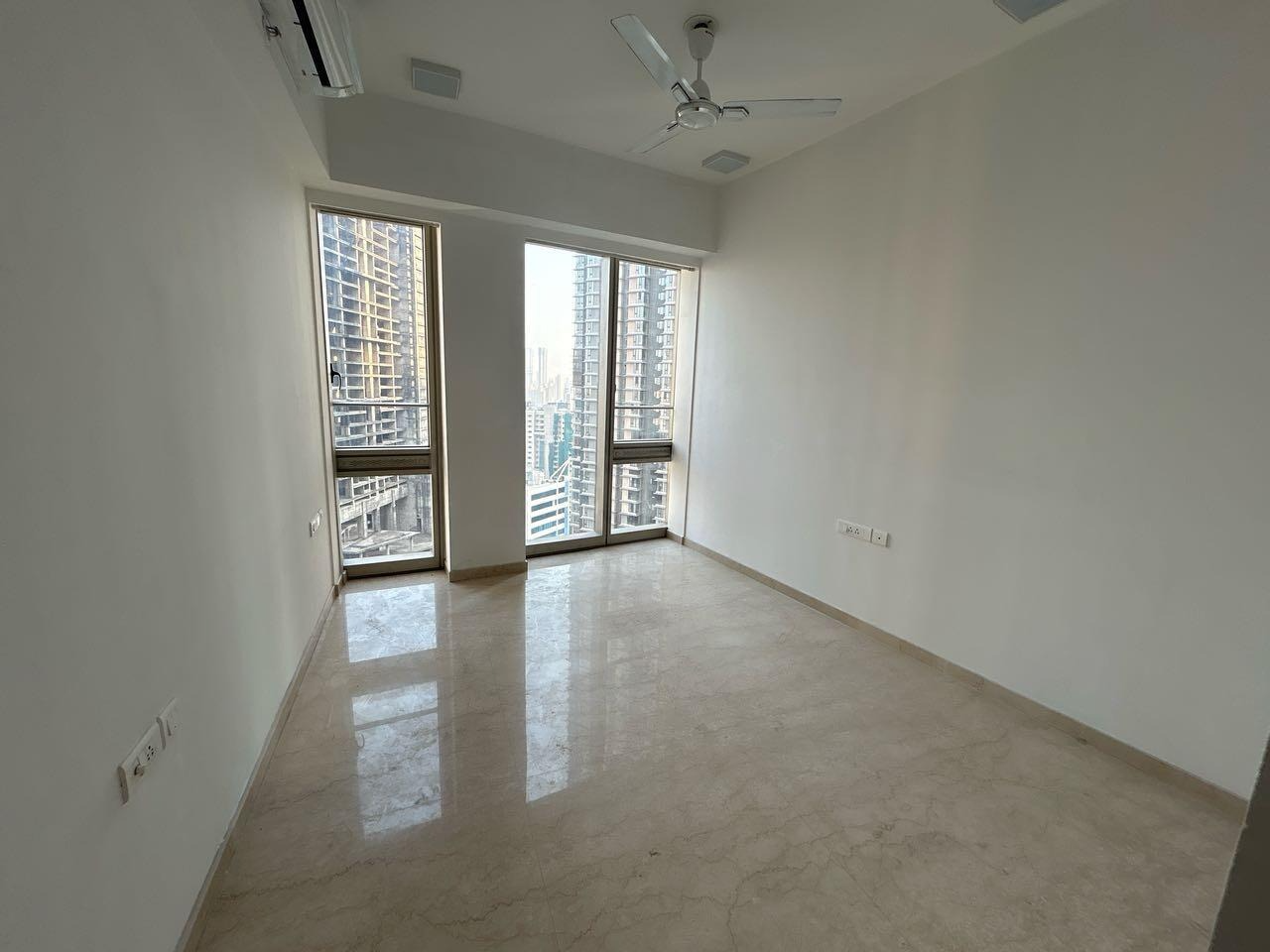 2 BHK + Servant Room Apartment For Rent in Lodha Kiara