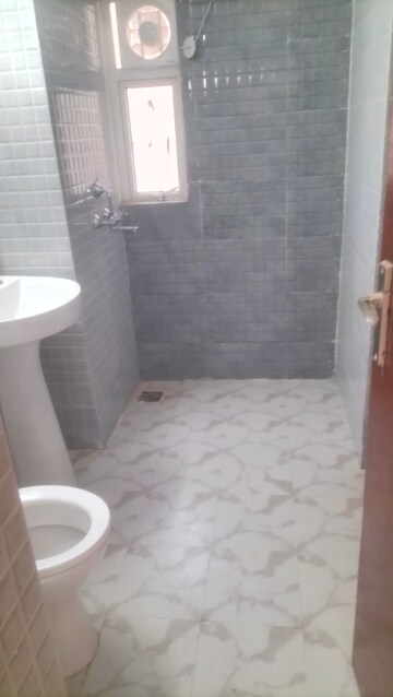 Bathroom in 2.5 BHK Apartment at Amrapali Centurian Park, Tech Zone 4 Greater Noida – for Rent