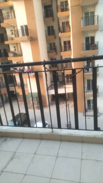 Staircase in 2.5 BHK Apartment at Amrapali Centurian Park, Tech Zone 4 Greater Noida – for Rent