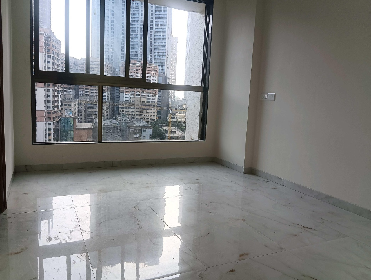 3 BHK + Servant Room Apartment For Rent in Rustomjee Crown