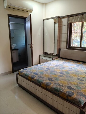 Bedroom in 3 BHK Apartment at Jolly Apartment, Santacruz West – for Rent