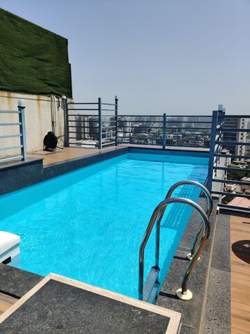 Swimming Pool in 3 BHK Apartment at L Nagpal Jaswant Heights, Khar West – for Rent