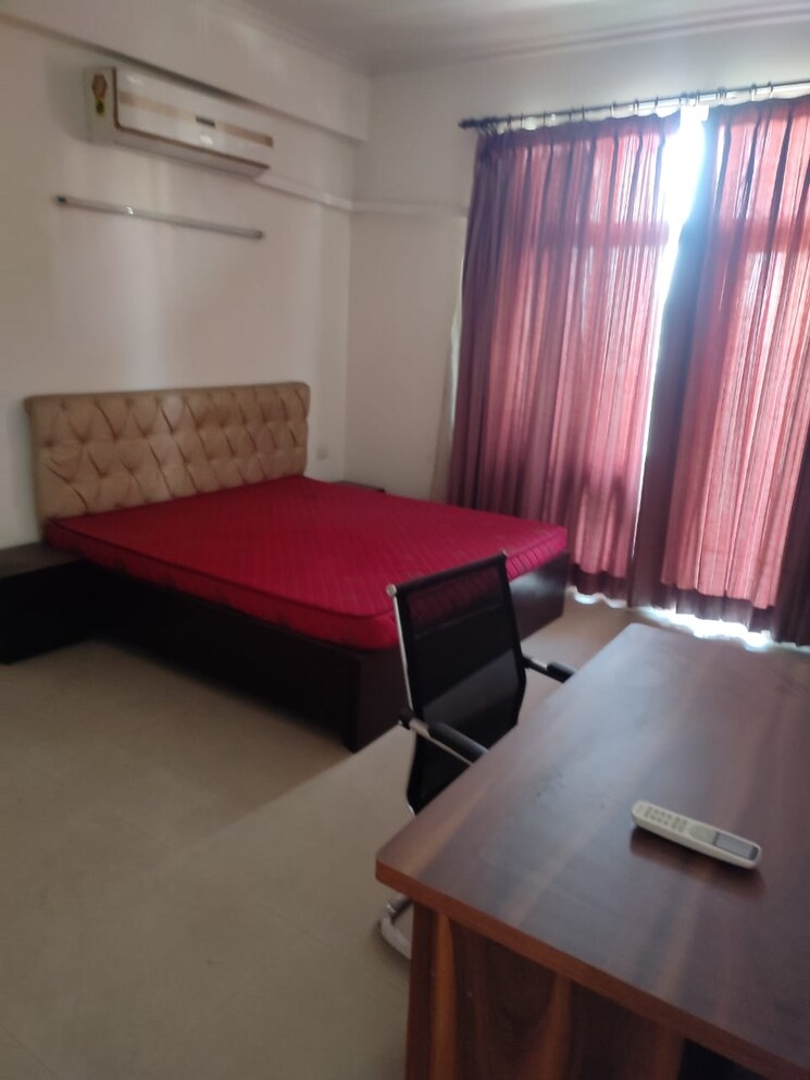 Living Room, suncity-essel-tower 3 Bedroom 2650 Sq.Ft. Apartment In Sector 28 Gurgaon 8723650