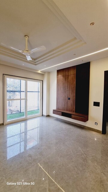 Room in 4 BHK Builder Floor at Ansal API Esencia, Sector 67 – for Sale