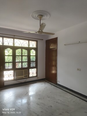 Room in 3 BHK Apartment at Agrim Apartment, Sector 43 – for Sale