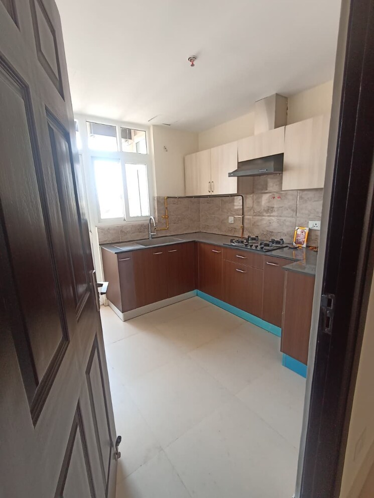 Kitchen, wave-amore 3 Bedroom 2160 Sq.Ft. Apartment In Sector 32 Noida 8723657