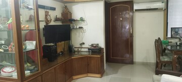 Room in 2 BHK Apartment at Vasant Oscar, Mulund West – for Rent
