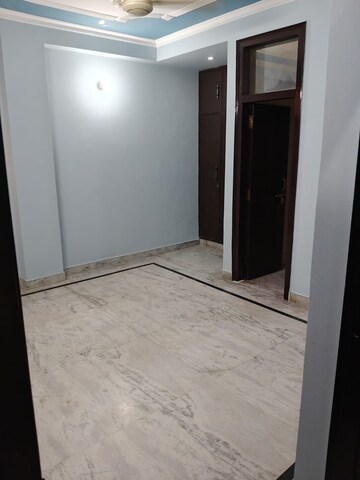 Room in 3 BHK Builder Floor at Chattarpur – for Rent