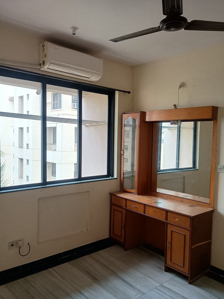 undefined, hiranandani-estate-phoenix 1 Bedroom 595 Sq.Ft. Apartment In Thane West Thane 8723698