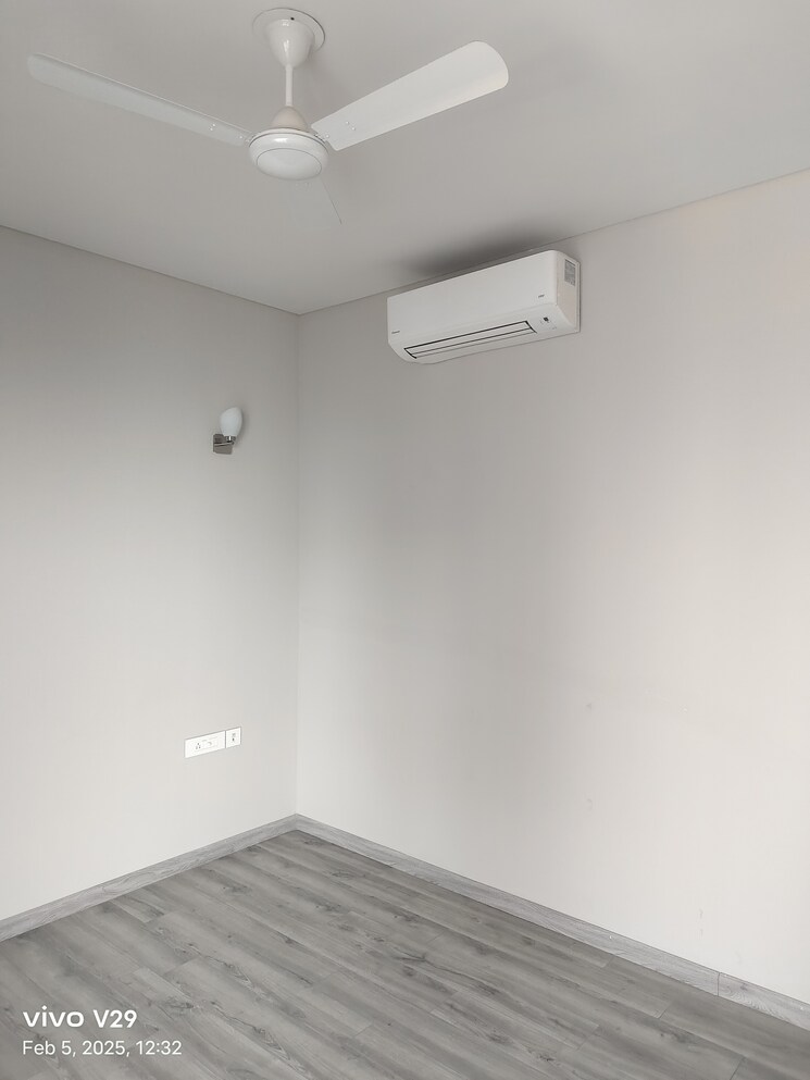 Room, ireo-skyon 3 Bedroom 2045 Sq.Ft. Apartment In Sector 60 Gurgaon 8723705