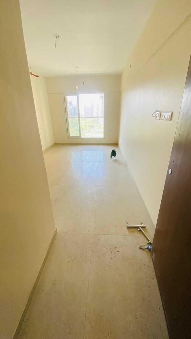 Room, dosti-west-county 1.5 Bedroom 556 Sq.Ft. Apartment In Balkum Pada Thane 8723695