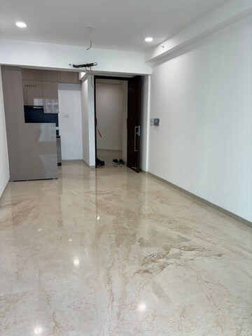 Room in 3 BHK Apartment at Aurum Q Residences, Ghansoli – for Rent