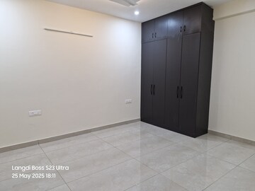 Room in 4 BHK Builder Floor at Sushant Lok ii – for Rent