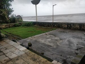 4 BHK Independent House – Exterior View View at Sea Breeze Building Juhu, Juhu - for Sale