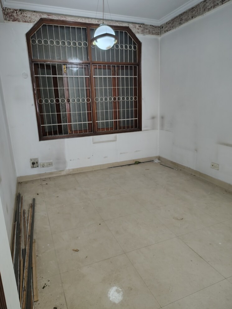 Room, florence-nightingale-lane 4 Bedroom 2500 Sq.Ft. Apartment In Green Park Delhi 8723788