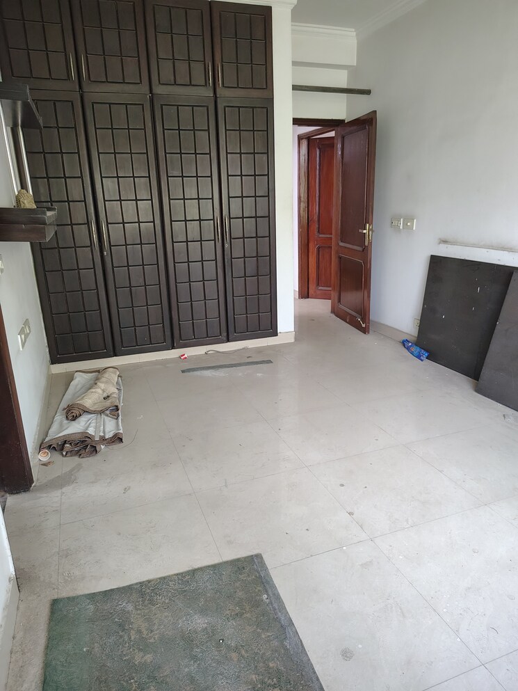 Balcony, florence-nightingale-lane 4 Bedroom 2500 Sq.Ft. Apartment In Green Park Delhi 8723788