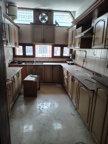 Staircase in 4 BHK Apartment at Florence Nightingale Lane, Green Park – for Rent