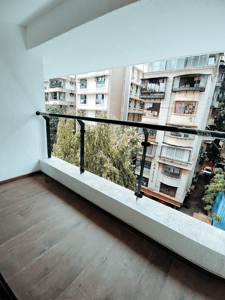 Balcony, laxmi-niwas-khar-west 2.5 Bedroom 980 Sq.Ft. Apartment In Khar West Mumbai 8723759