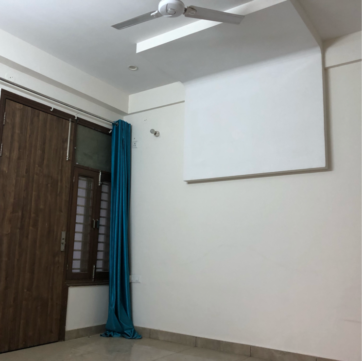 Room, sector 23 2.5 Bedroom 1200 Sq.Ft. Villa In Sector 23 Gurgaon 8723802