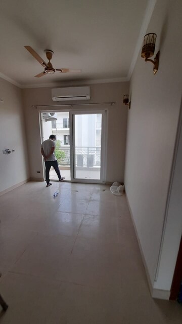Room in 2.5 BHK Builder Floor at Central Park 3 Flower Valley, Sohna Sector 33 – for Rent