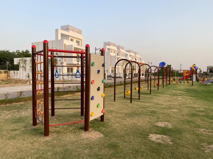 Exterior View, central-park-3-flower-valley 2.5 Bedroom 1093 Sq.Ft. Builder Floor In Sohna Sector 33 Gurgaon 8723796