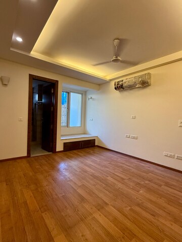 Room in 3 BHK Builder Floor at Greater Kailash I – for Rent