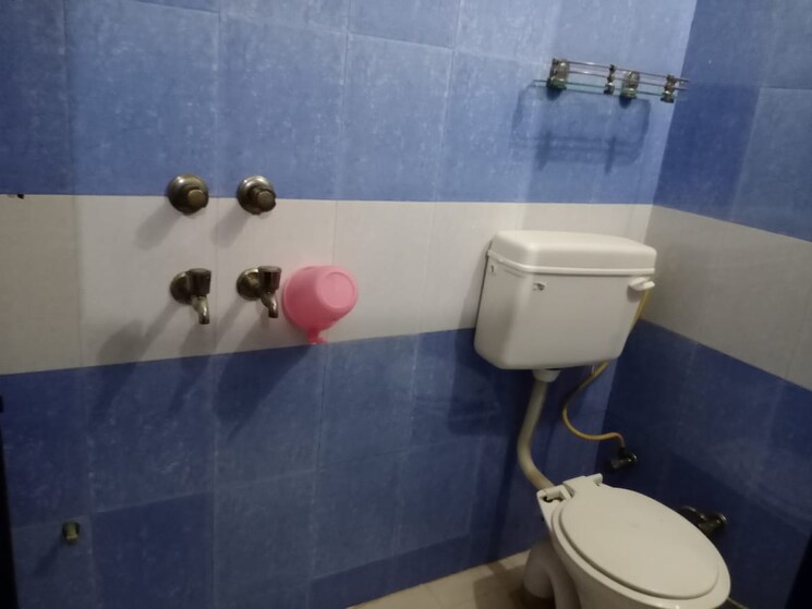 Bathroom, dwarka mor 3 Bedroom 900 Sq.Ft. Builder Floor In Dwarka Mor Delhi 8723879