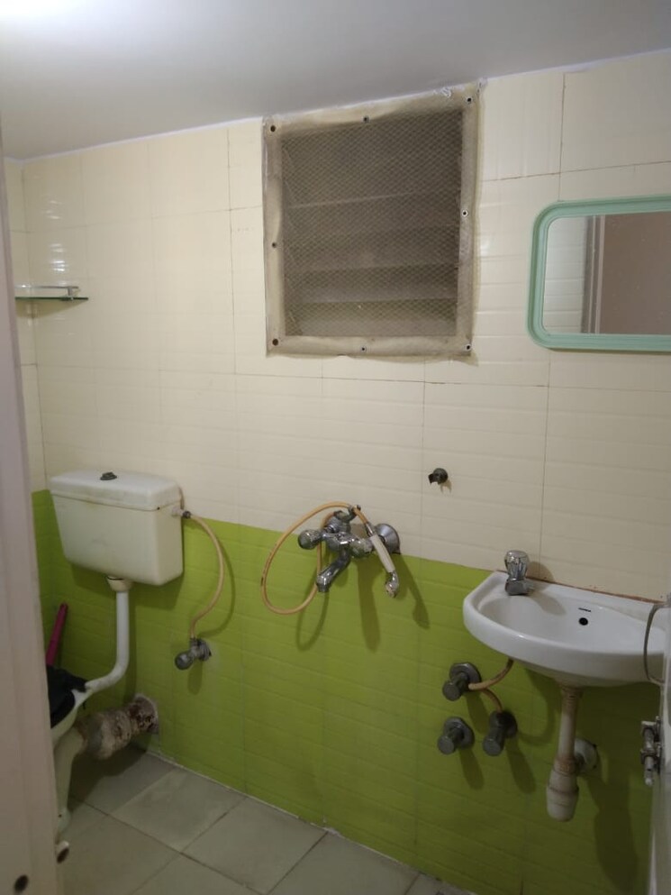 Bathroom, powai-woods-chsl 2 Bedroom 1168 Sq.Ft. Apartment In Powai Mumbai 8723875