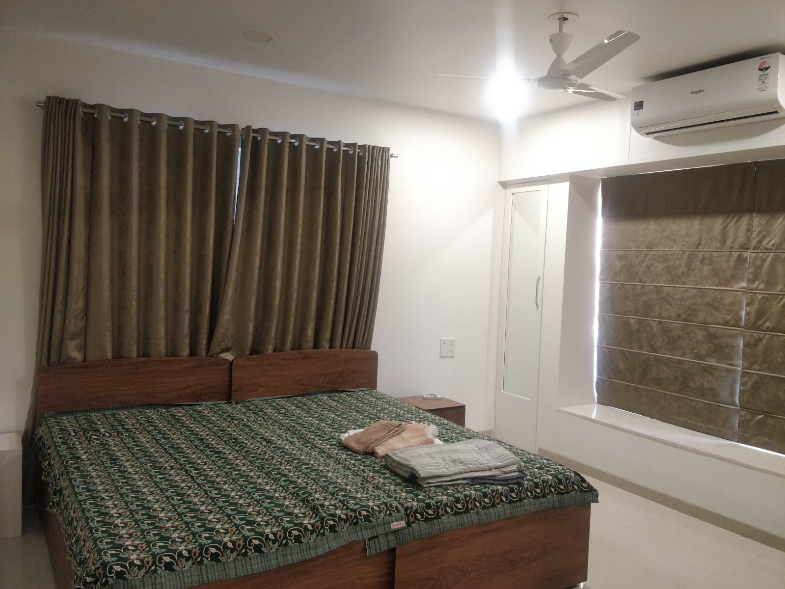 2 BHK + Extra Room 852 Sq.Ft. Apartment in Oxford Florida Minis