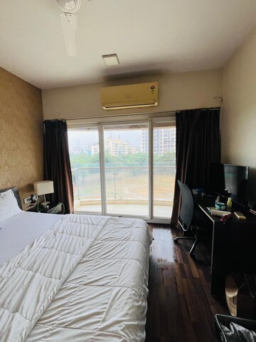 Bedroom in 4 BHK Apartment at RNA Continental, Chembur – for Rent