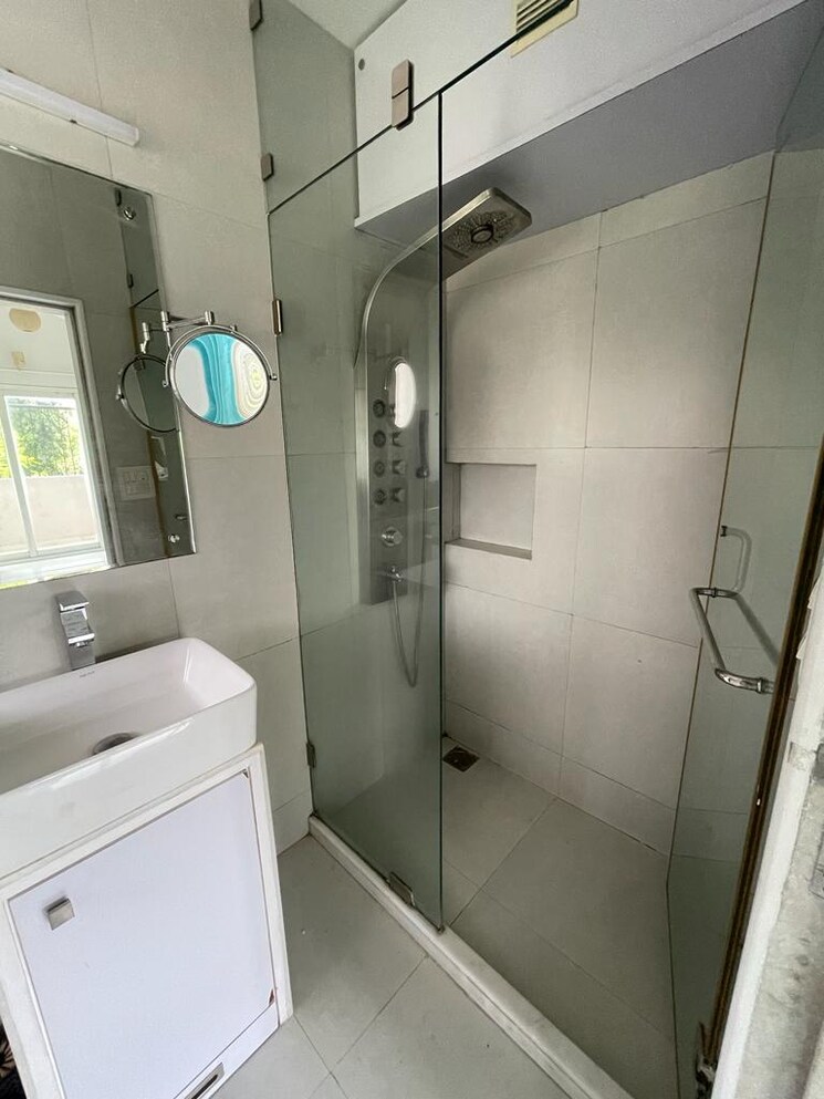 Bathroom, seema-apartment-bandra 2 Bedroom 825 Sq.Ft. Apartment In Bandra West Mumbai 8723917