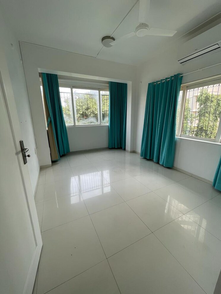 Room, seema-apartment-bandra 2 Bedroom 825 Sq.Ft. Apartment In Bandra West Mumbai 8723917