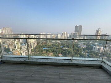 Swimming Pool in 3 BHK Apartment at Kalpataru Avana, Parel – for Rent