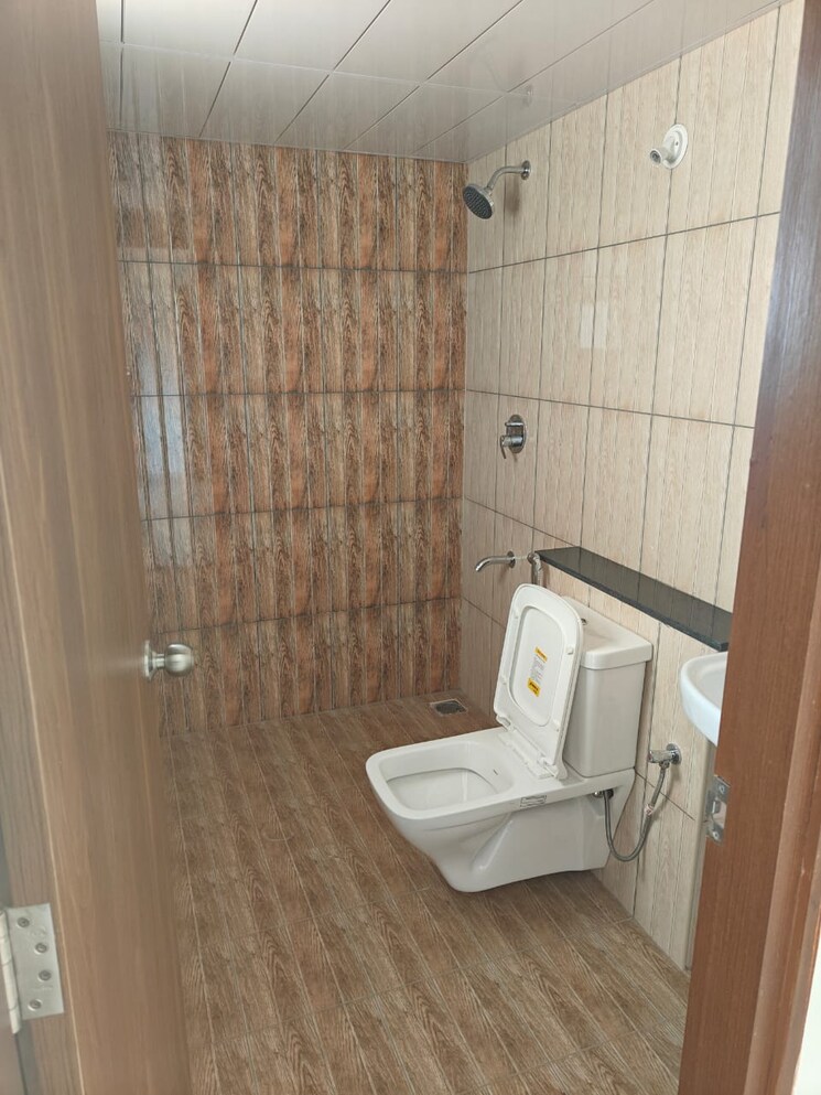 Bathroom, prestige-finsbury-park-hyde 2 Bedroom 971 Sq.Ft. Apartment In Bagaluru  Bangalore 8723948