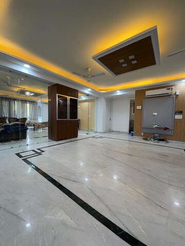 Parking in 4 BHK Builder Floor at Sector 46 – for Rent
