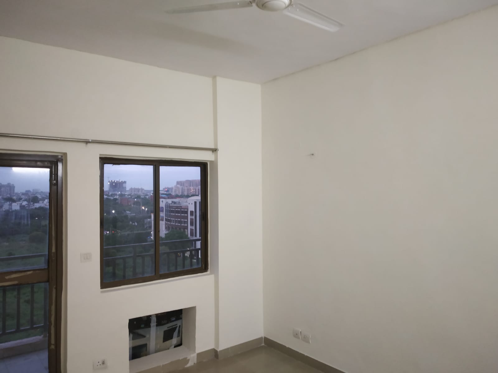 3 BHK + Servant Room Apartment For Rent in Ardee City Palm Grove Heights
