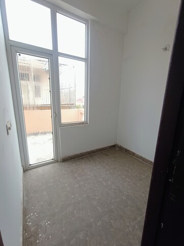 Room in 3 BHK Villa at Amrapali Leisure Valley, Tech Zone 4 Greater Noida – for Rent