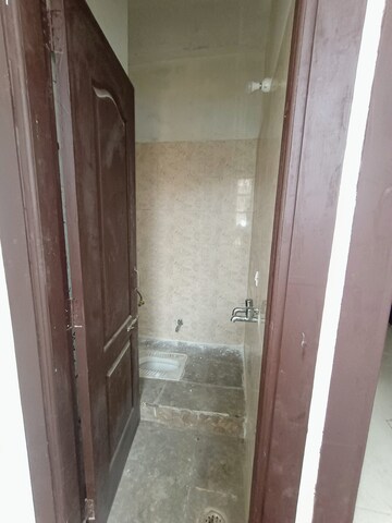 Building Lobby in 3 BHK Villa at Amrapali Leisure Valley, Tech Zone 4 Greater Noida – for Rent