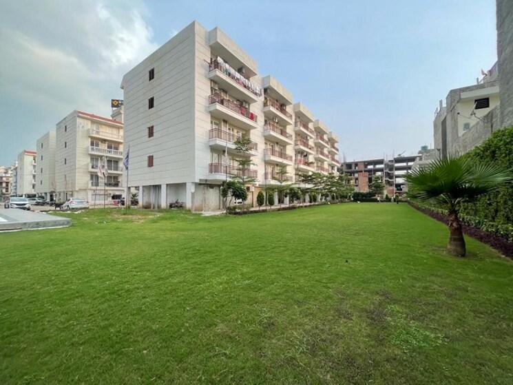 Exterior View, roseate-homes 3 Bedroom 1250 Sq.Ft. Apartment In Ghazipur Zirakpur 8724025