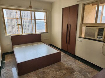 Room in 2 BHK Apartment at Hiranandani Glen Croft, Powai – for Rent