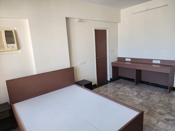 Room in 2 BHK Apartment at Hiranandani Glen Croft, Powai – for Rent
