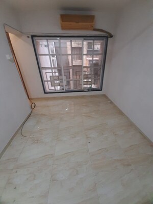 Room in 1 BHK Apartment at Mohini Castle, Khar West – for Sale