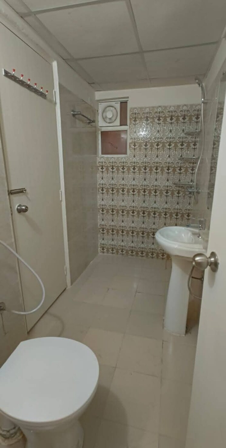 Bathroom, gaur-city-2-14th-avenue 3 Bedroom 1175 Sq.Ft. Apartment In Sector 16c Greater Noida Greater Noida 8724091