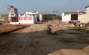 Plot For Sale in Laxmi Nagar