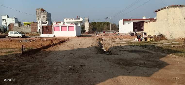 Plot For Sale in Laxmi Nagar