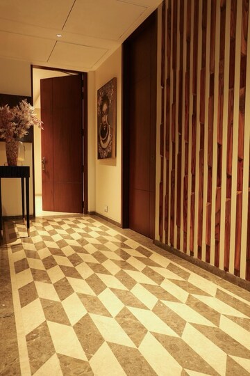  3 BHK Builder Floor at Dlf Phase ii – for Sale